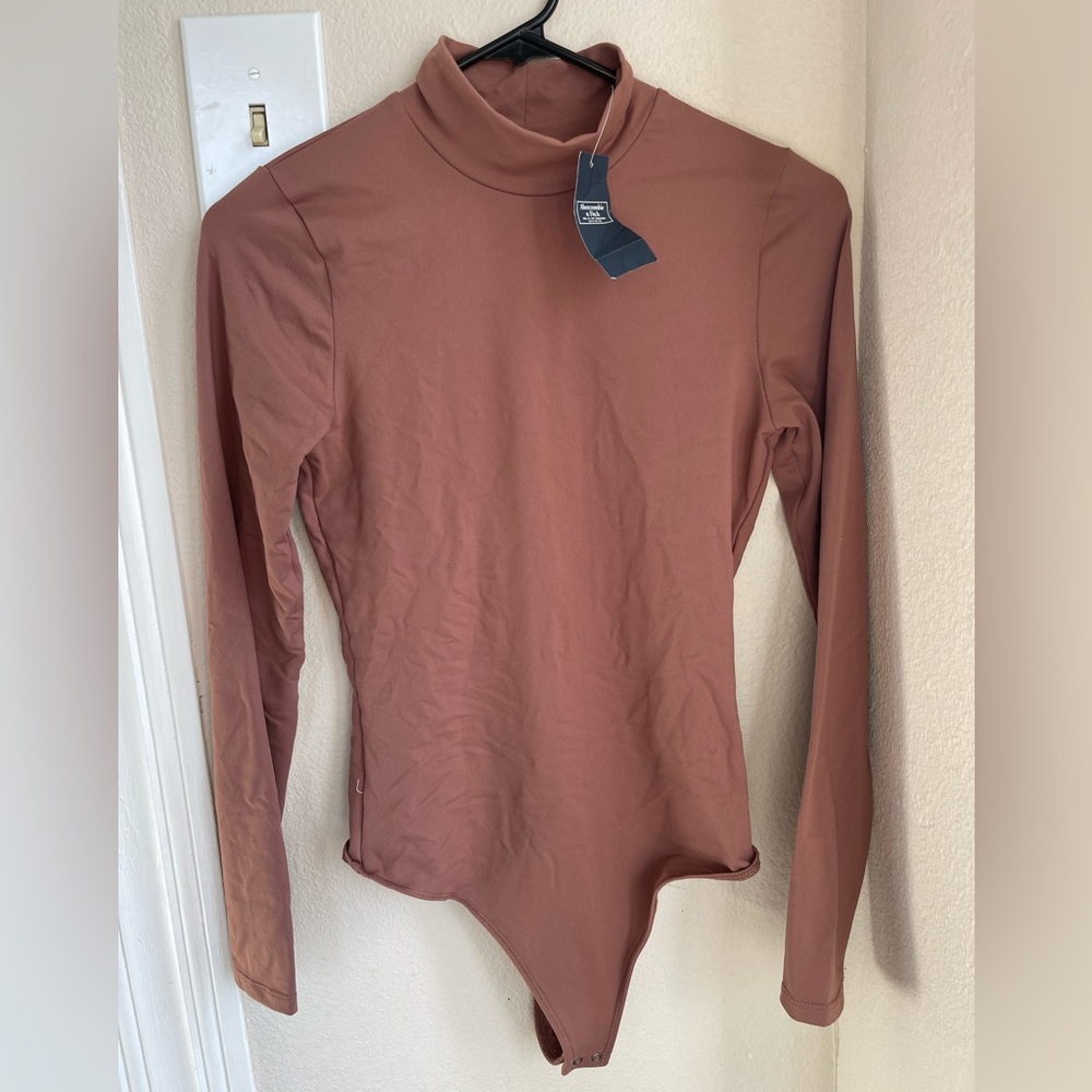 Long sleeve mock neck BNWT!